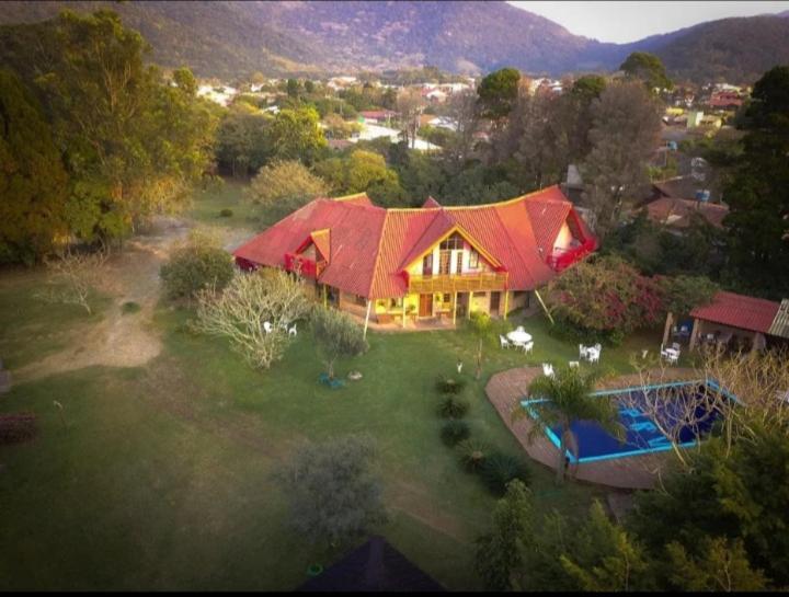 Rio Vermelho 3*